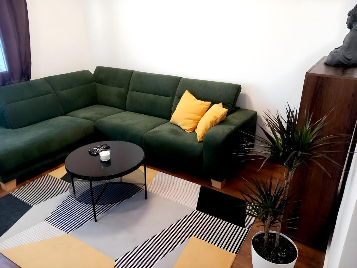 Stylovy Apartman V Samorine ภายนอก รูปภาพ